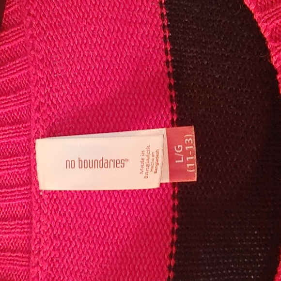 No boundaries thin sweater - Picture 2 of 3